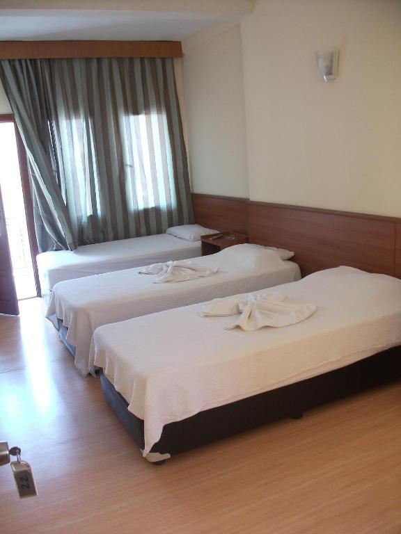 كوشاداسيه Tug Hotel الغرفة الصورة