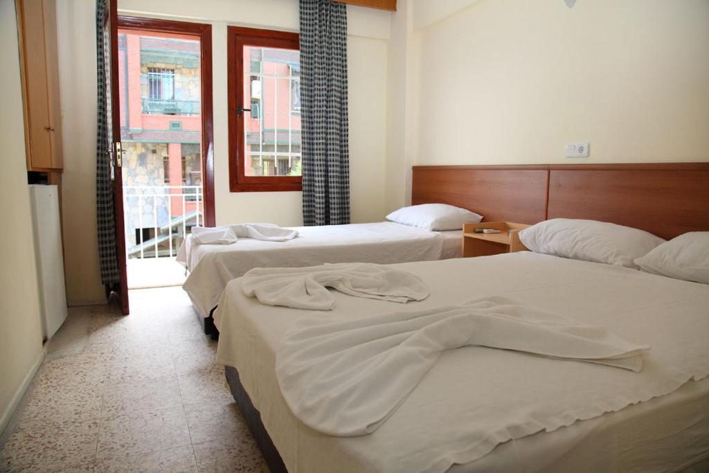 كوشاداسيه Tug Hotel المظهر الخارجي الصورة