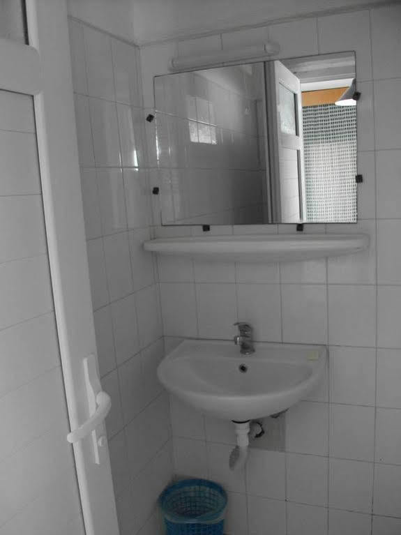كوشاداسيه Tug Hotel المظهر الخارجي الصورة